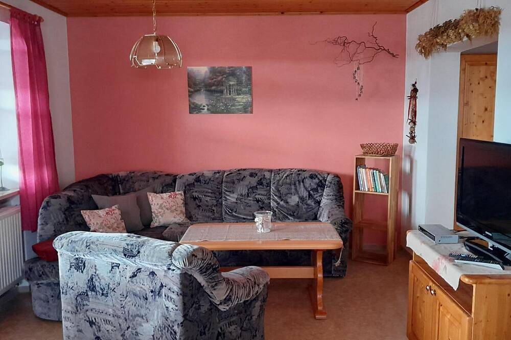 Ganze Wohnung, Idyllisches ebenerdiges Wohnen in ländlicher Lage am Bauernhof in Treffelstein, Ostbayern