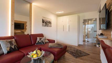 Ferienwohnung für 4 Personen, mit Sauna und Ausblick sowie Pool und Balkon in Sulzberg