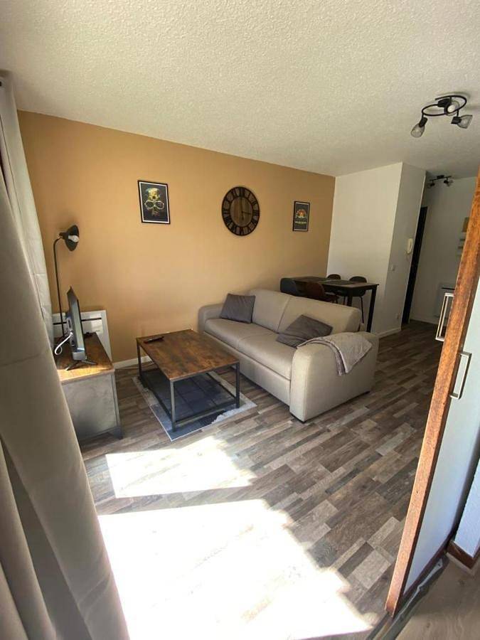 Appartement entier, One-Bedroom Apartment in Douvaine, Région de Thonon-les-Bains