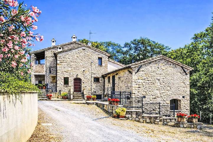 Villa for 5 people, with Garden and Pool in Perugia