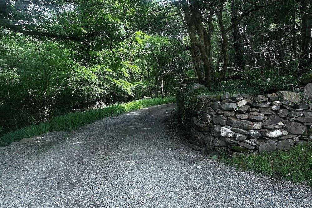 Bed and breakfast 10 minutes from clifden town, peaceful and private in Connemara