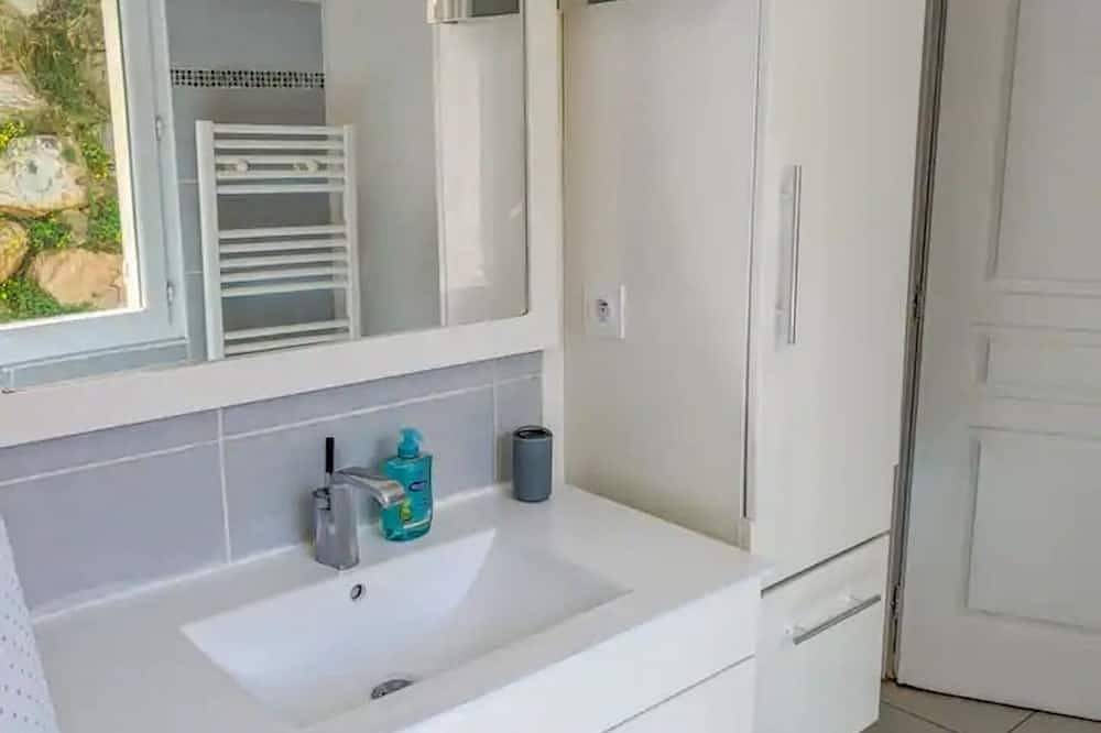 Appartement entier, A la recherche d'un duplex Charmant et Pratique à 3minutes de la plage . in Taglio-Isolaccio, Arrondissement de Corte