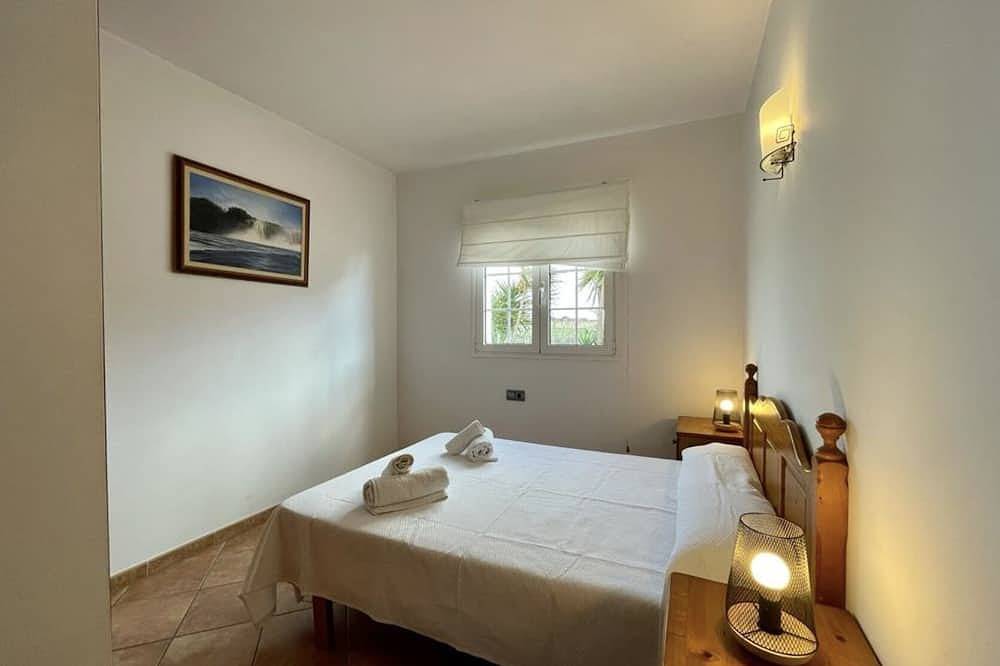 Villa En Blanes in Cala Blanes, Ciutadella