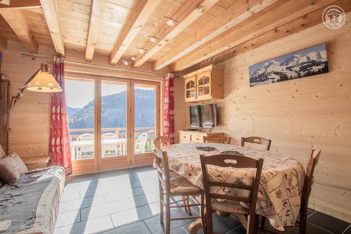 Gîte pour 6 personnes, avec terrasse, animaux acceptés à La Giettaz - 2