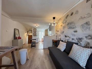 Gîte pour 7 personnes, avec vue et terrasse, animaux acceptés à Peille