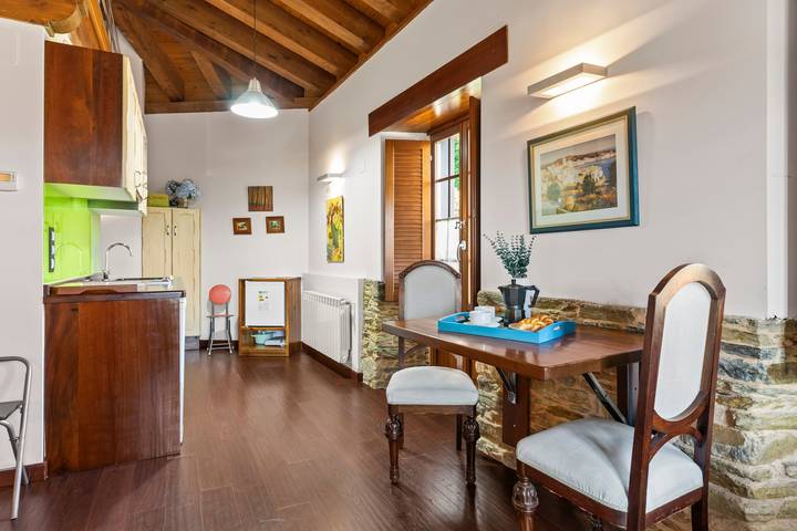 Apartamento entero, Apartamento 'Mr De Alborada Del Eo' con vistas a la montaña, Wi-Fi y aire acondicionado. in Vegadeo, Costa Verde