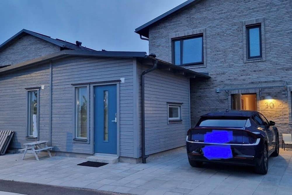 Ganze Wohnung, A Tiny Home in a Tiny town - free parking, close to Lund and Malmö in Staffanstorp, Schwedische Ostsee