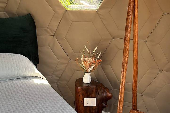 Immerse yourself completely in nature; relax in the tub, surrounded by the whirlpool and the stars. in Pianillo, Agerola