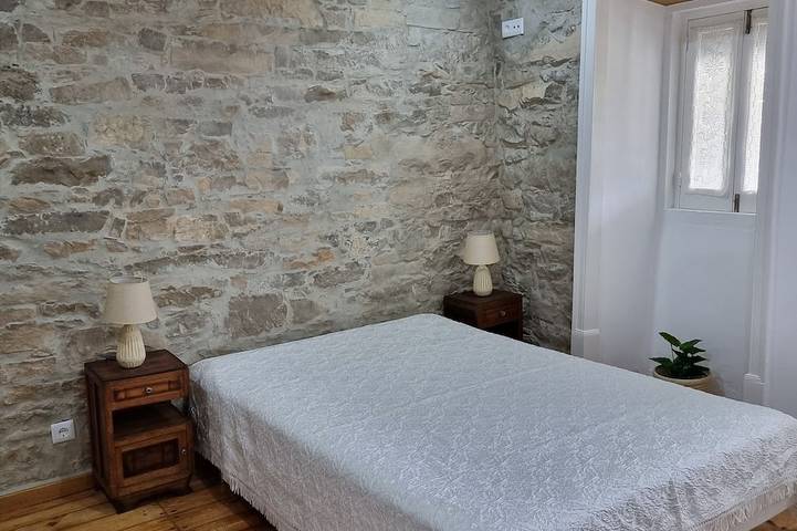 Casa da Ti Alzira - a refuge at the foot of the mountain with a touch of tradition in Évora de Alcobaça, Île de Faial