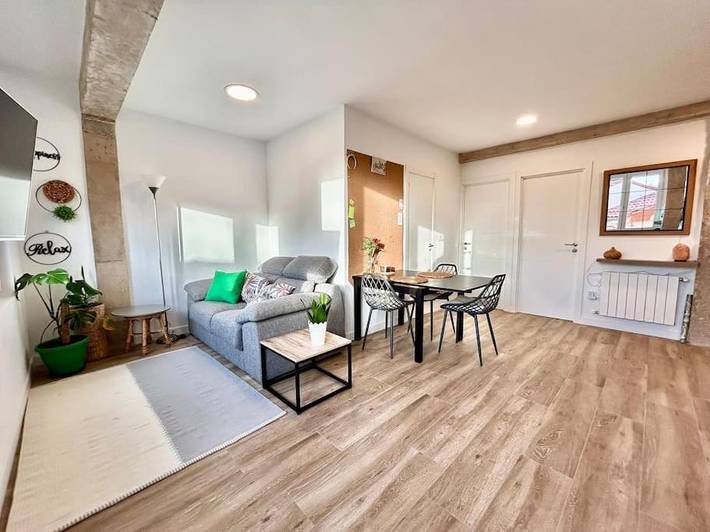 Apartamento para 4 personas, con Balcón y Terraza en Torrelavega