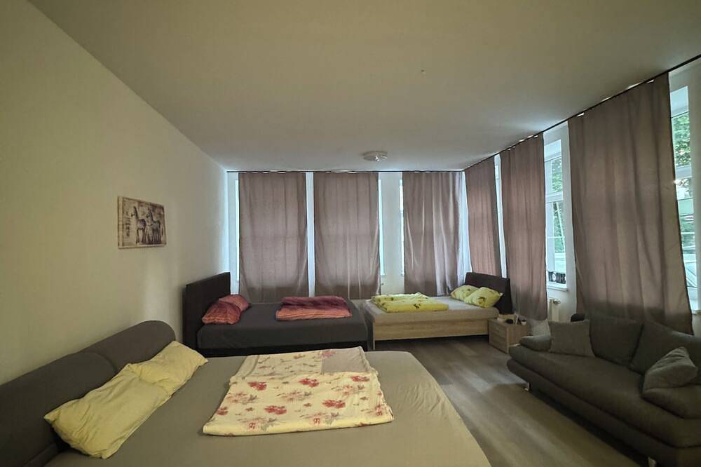 Ganze Wohnung, Stayinn Suites | 100qm für 12 Gäste | Groß&Modern in Simbach am Inn, Ostbayern