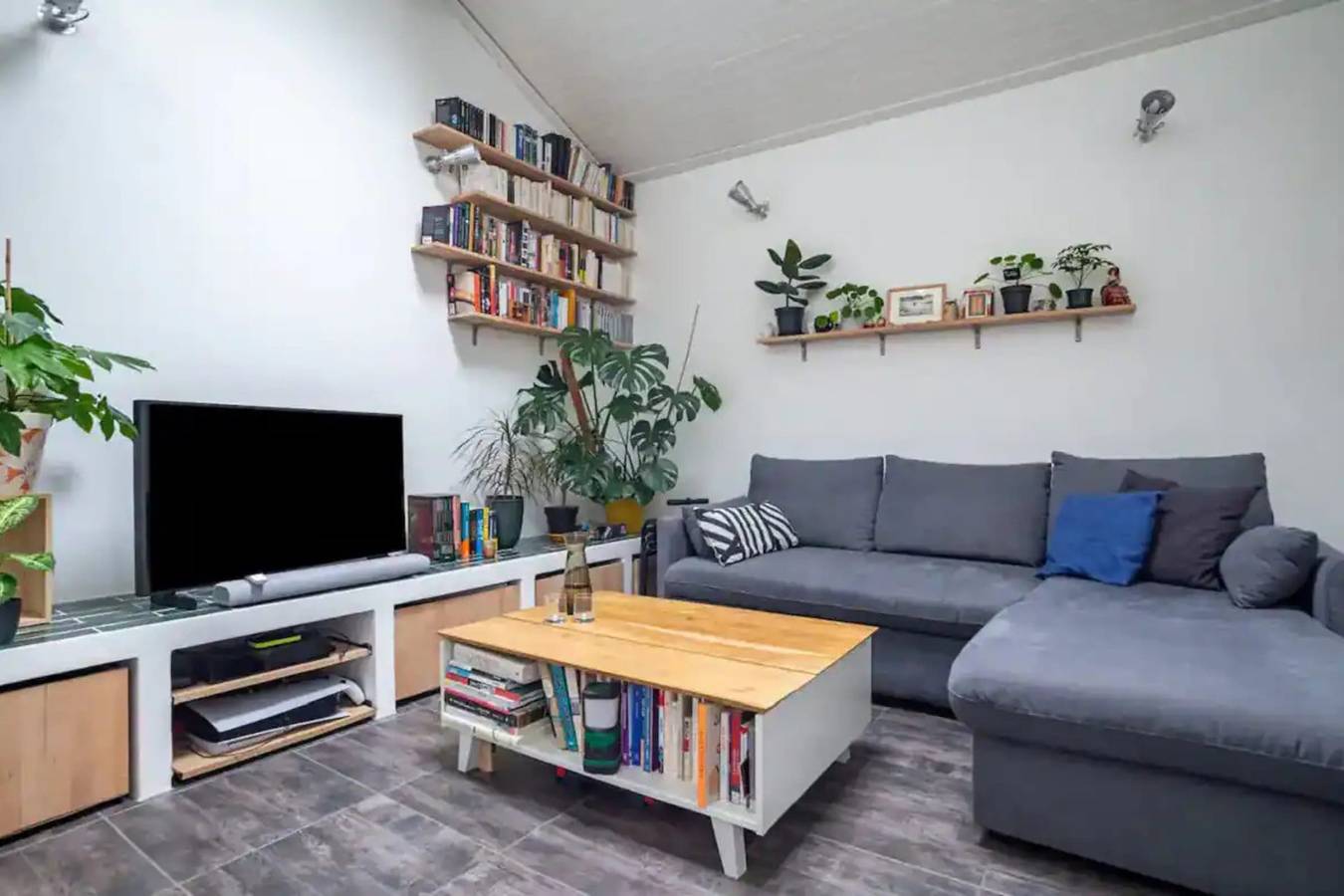 House with Wifi 30 min by subway from Paris in Montreuil, Sena-Saint Denis