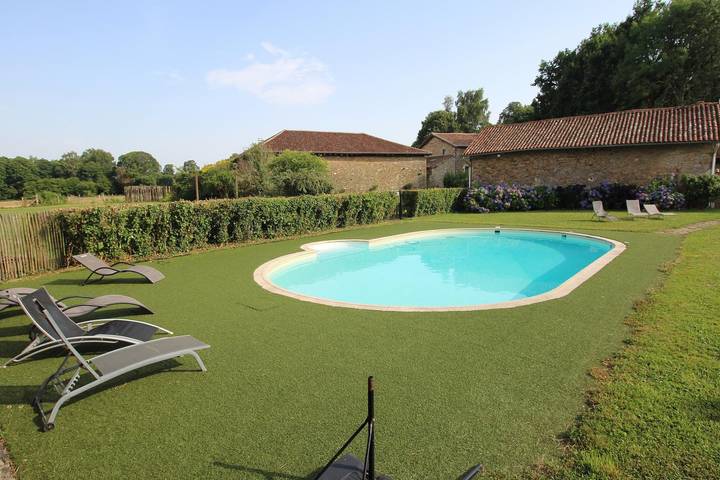 Gîte pour 8 personnes, avec piscine et jardin à Champagnac-la-Rivière - 2