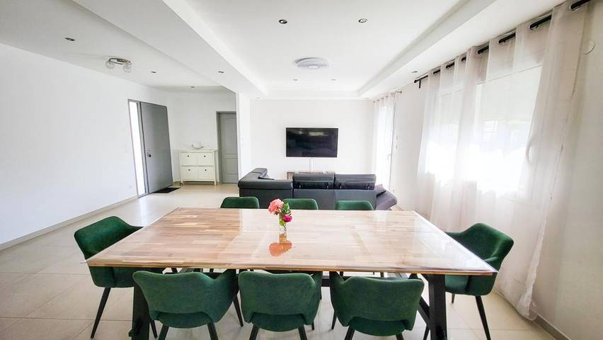 Location de vacances pour 6 personnes, avec Terrasse ainsi que Jardin et Piscine à Pont-Évêque
