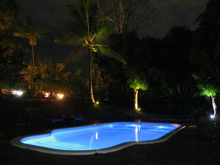Alojamiento y desayuno para 4 personas, con piscina además de jardín y balcón - 1