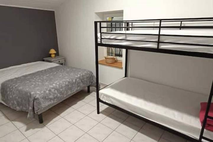 Location de vacances pour 6 personnes, avec jardin et balcon à Les Ollières-sur-Eyrieux - 3