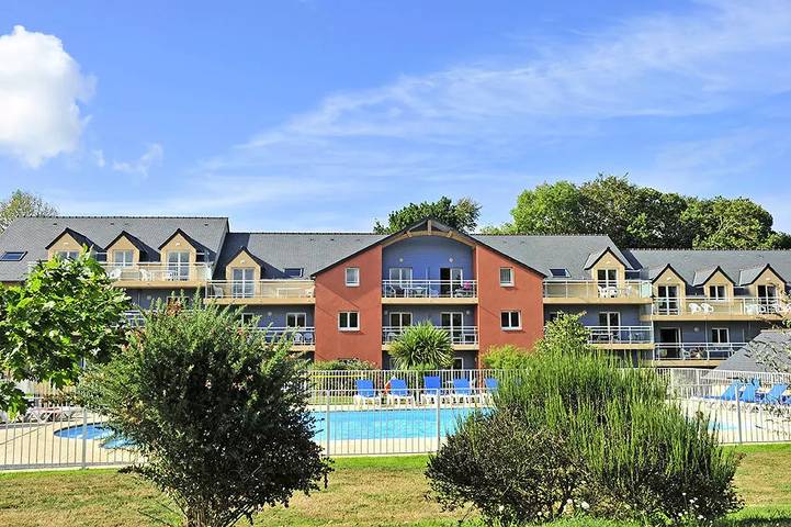 Gîte pour 4 personnes, avec sauna et piscine, animaux acceptés à Carantec - 4
