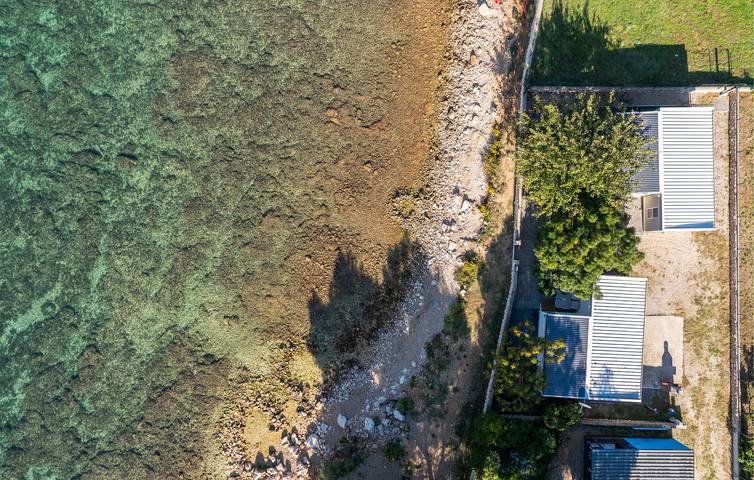 Cozy Apartment Near Beach with Wifi, AC, and Free Parking in Biograd na Moru, Zadar