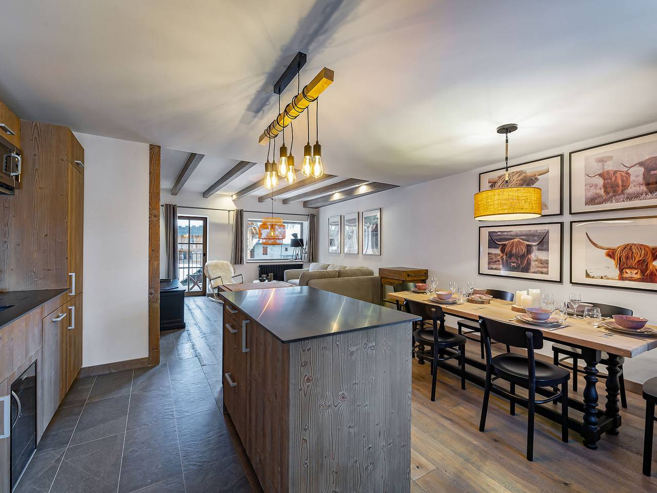 Chalet moderne avec parking et wifi, à proximité des pistes et commerces in Meribel Village, Courchevel