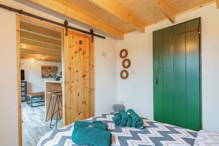 Holly’s hidden hideaway is the perfect couples retreat - Hot tub, rural , calm in Sutton Valence, Kent