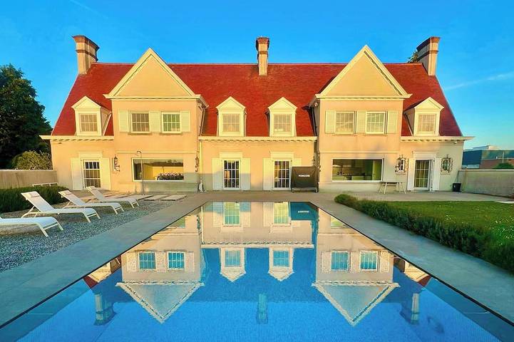 Location de vacances pour 16 personnes, avec jardin et piscine ainsi que sauna et balcon à Halle (Flandre)