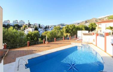 Holiday Apartment for 6 People in Playa de Burriana, Nerja, Photo 4