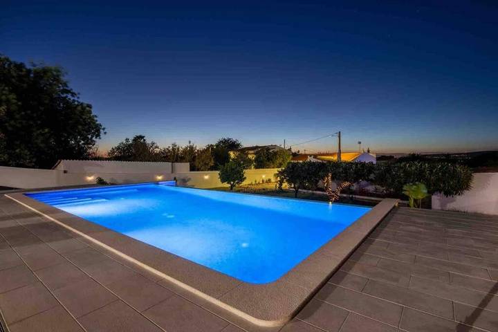 Casa rural para 6 personas, con vistas además de piscina y jardín en Paderne - 4