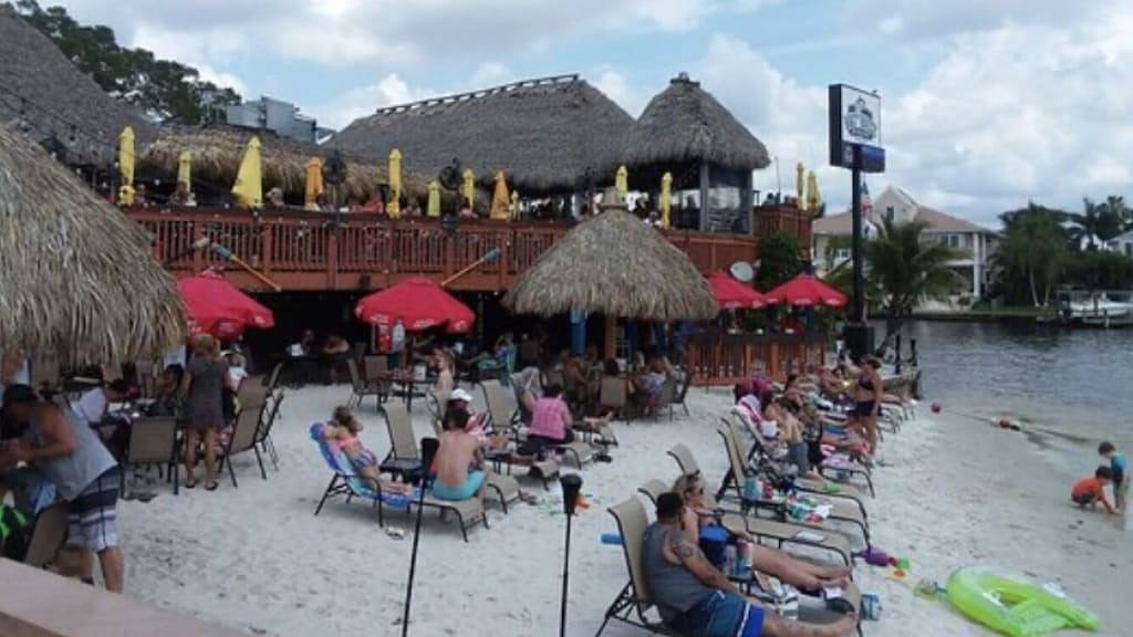 Enchanting tropical waterfront villa with boat slip, bikes, kayaks heated  pool! in Cape Coral, Southwest Florida