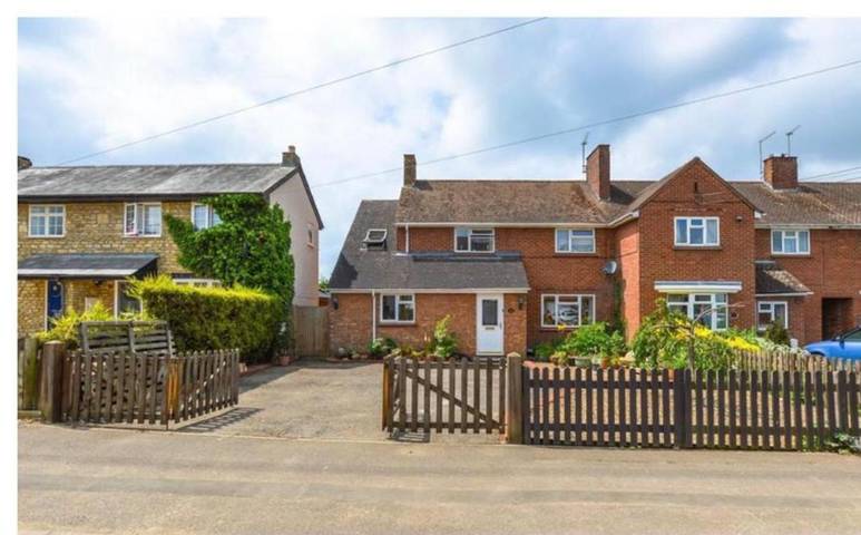 Location de vacances pour 7 personnes, avec terrasse et jardin à Silverstone