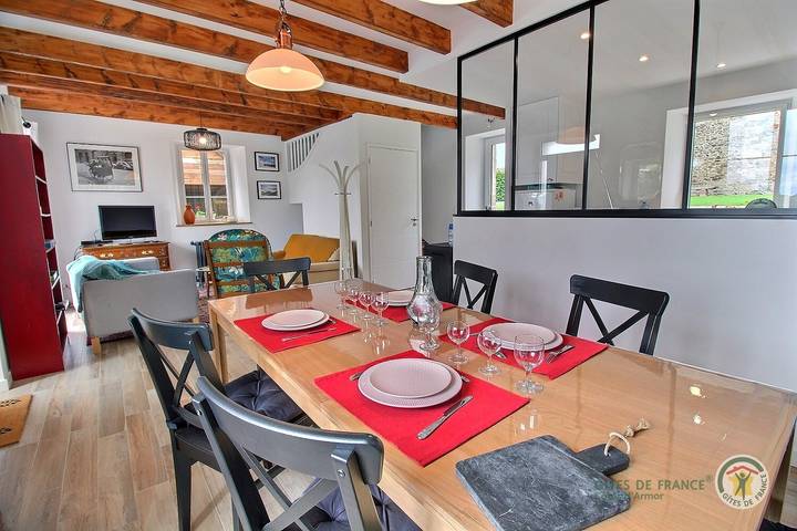 Gîte pour 4 personnes, avec terrasse et jardin à Hénanbihen - 2