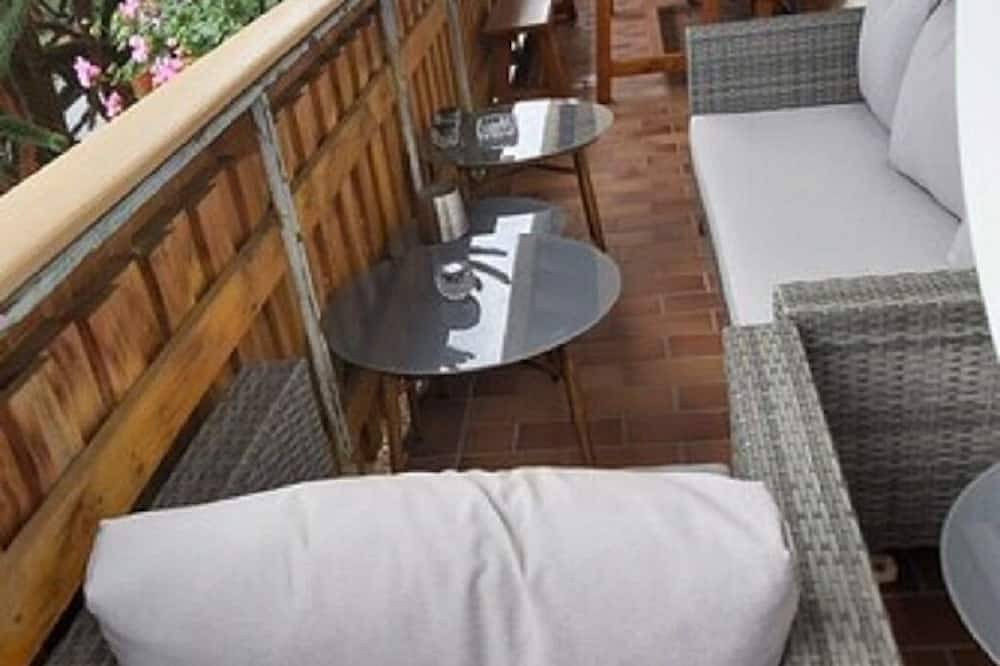 4 Sterne Ferienhaus  mit 2 Fewos: Wohnung  Zum Mensfelder Kopf im 1. Stock in Hünfelden, Landkreis Limburg-Weilburg