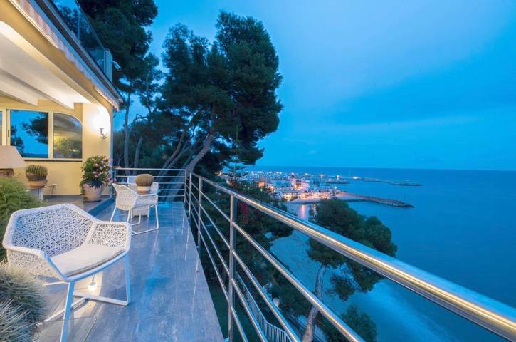 Chalet para 2 personas, con vistas además de piscina y jardín en Cataluña - 3