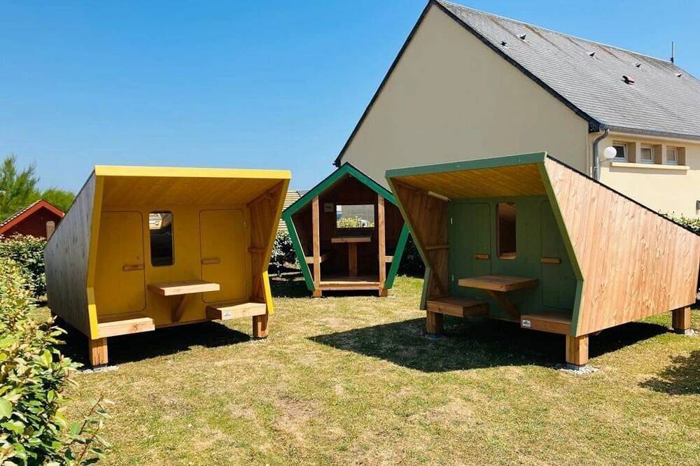 Zecamping 3* toboggans animaux acceptés locatif 5m2 2 pers in Quinéville, Région de Cherbourg