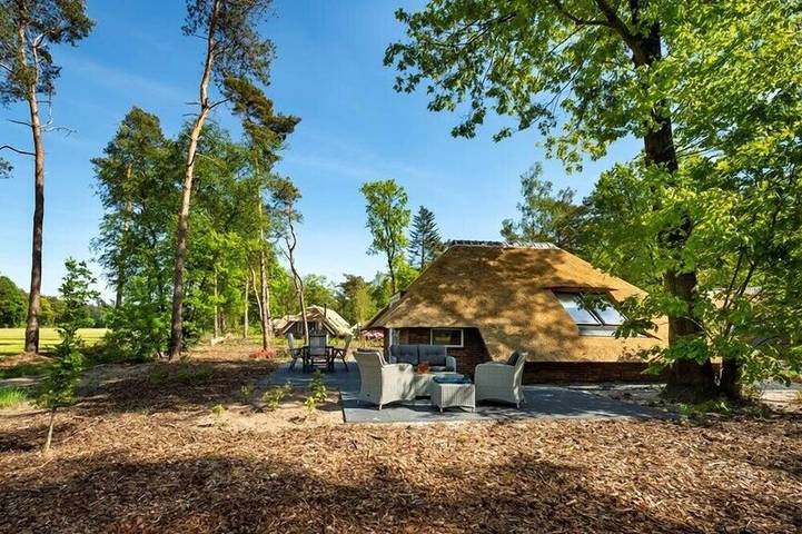 Villa für 6 Personen, mit Terrasse und Pool - 1
