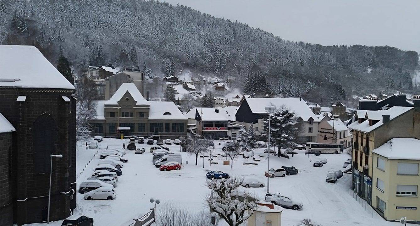 Appartement entier, Cœur du Mont Dore, 2 chambres 6 personnes in Mont-Dore, Parc naturel régional des Volcans d'Auvergne