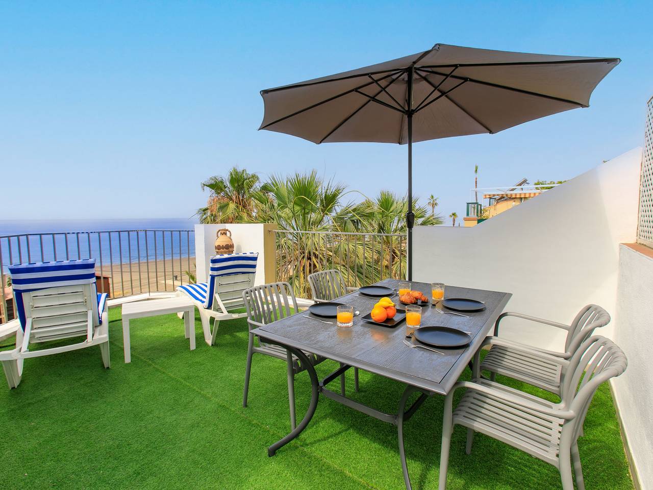 La samba beachfront in Playa Torre de Benagalbón, Rincón de la Victoria