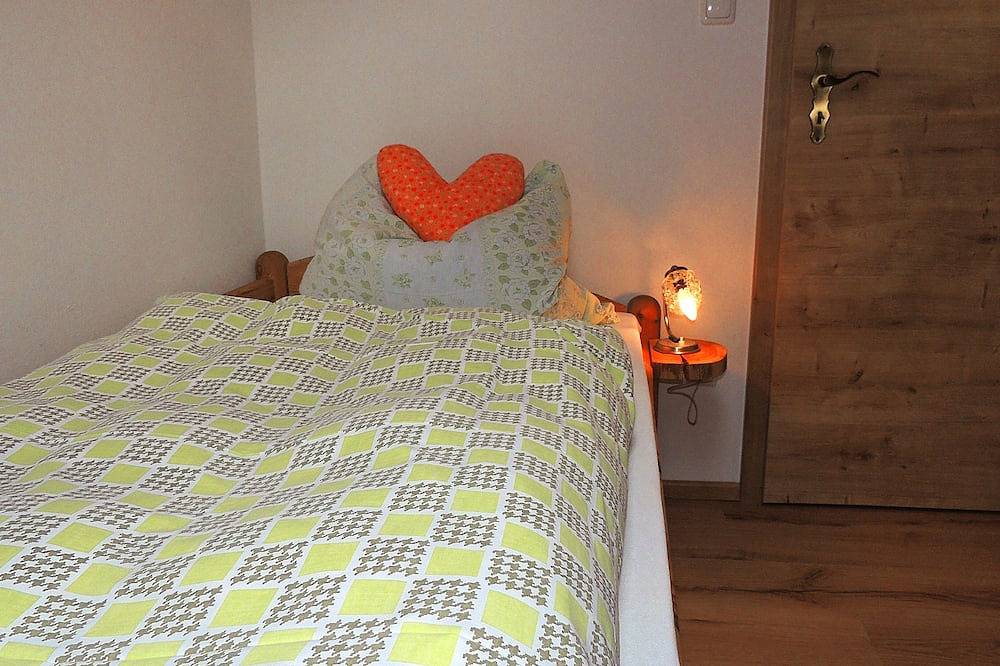 Ganze Wohnung, Schöne grosse renovierte Ferienwohnung mit 3 Schlafzimmern in Jachenau, Walchensee