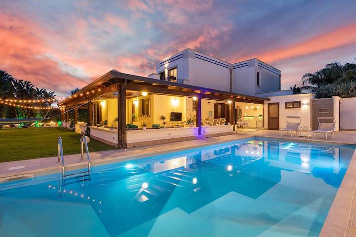 Villa for 9 people, with garden - 1