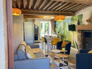 Gîte pour 4 personnes, avec jardin à Planchez
