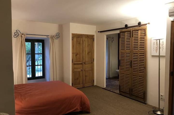 Location de vacances pour 6 personnes, avec terrasse, animaux acceptés à Goudargues - 2