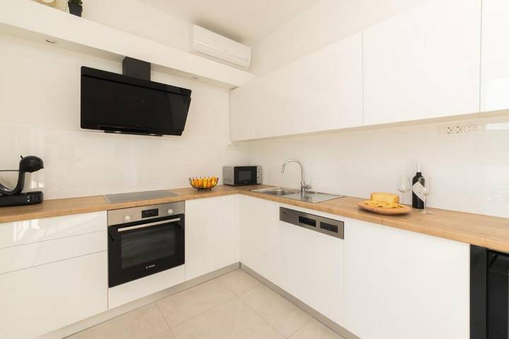 Villa pour 10 personnes, avec jardin, animaux acceptés dans Pag - 4