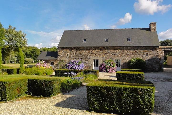 Location de vacances pour 6 personnes, avec Terrasse et Jardin à Pleudaniel