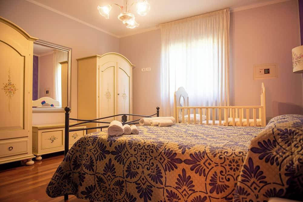 In the heart of Tuscany country house with dream pool and garden. in Terranuova Bracciolini, Valdarno