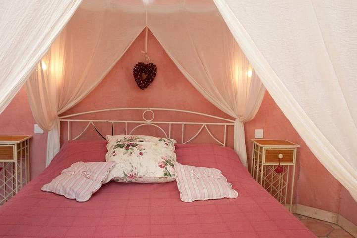 Location de vacances pour 4 personnes, avec jardin ainsi que piscine et terrasse, animaux acceptés à Loubers - 2