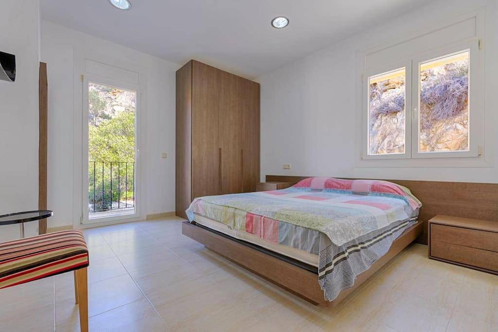 Villa with Private Pool in Palau-saverdera, Oberampurien