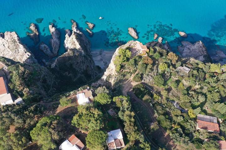 Casa vacanza per 3 persone, con Terrazza e Giardino nonché Panorama a Faro Capo Vaticano