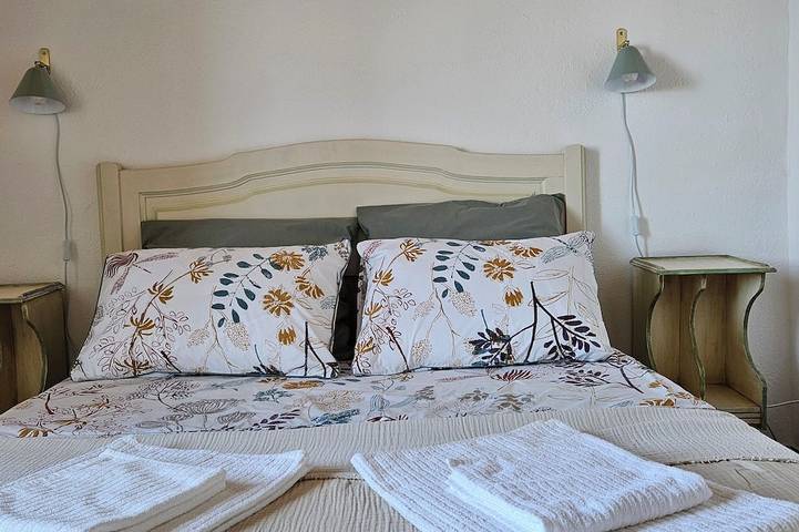Location de vacances pour 8 personnes, avec terrasse et jardin à Occhiatana - 3