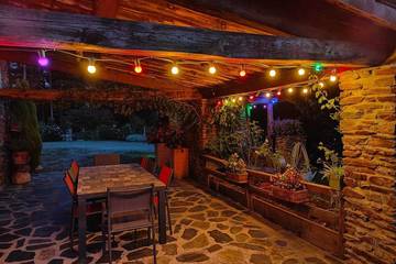 Gîte pour 2 personnes, avec jardin à Saumane