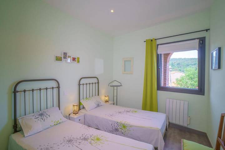 Location de vacances pour 4 personnes, avec jardin et jacuzzi à Bélesta - 3