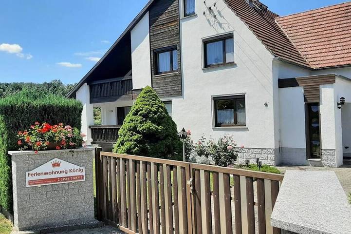 Ferienwohnung für 5 Personen, mit Pool und Garten sowie Balkon - 1